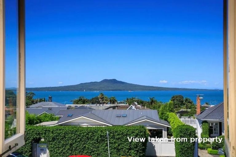 Photo of property in 200 Hurstmere Road, Takapuna, Auckland, 0622