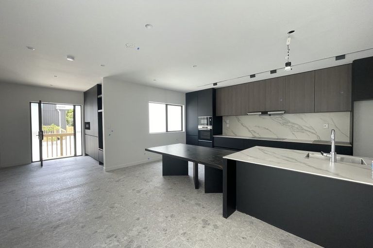 Photo of property in 40d Evelyn Place, Hillcrest, Auckland, 0627