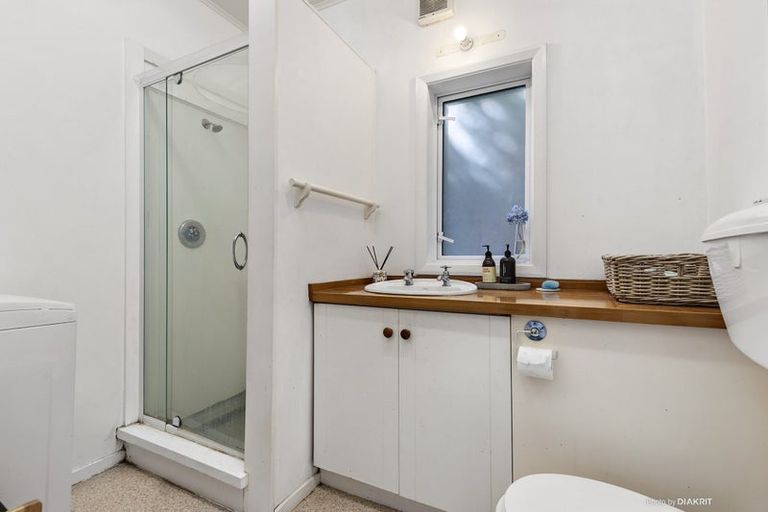 Photo of property in 3a Linwood Way, Island Bay, Wellington, 6023