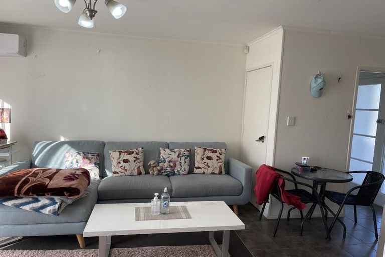 Photo of property in 94 Royal Road, Massey, Auckland, 0614