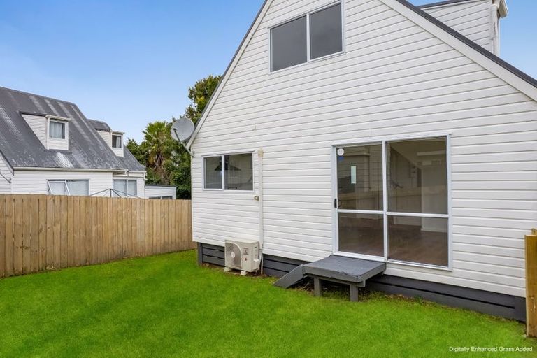 Photo of property in 1/24 Solveig Place, Randwick Park, Auckland, 2105