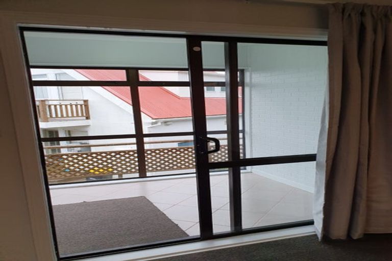 Photo of property in 113 Percy Dyett Drive, Karori, Wellington, 6012