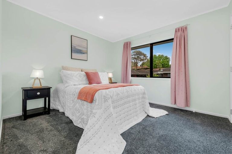 Photo of property in 3 Mimosa Place, Half Moon Bay, Auckland, 2012