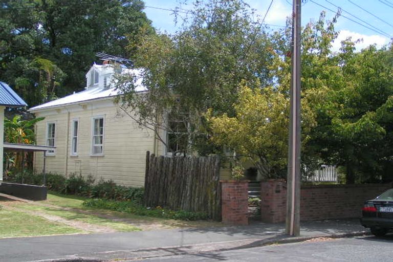 Photo of property in 60 Princes Street, Northcote Point, Auckland, 0627