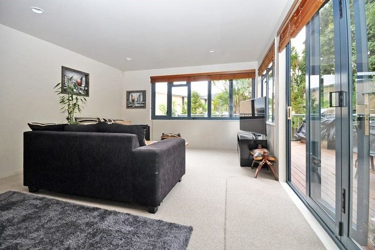 Photo of property in 8/12 Pannill Place, Oteha, Auckland, 0632