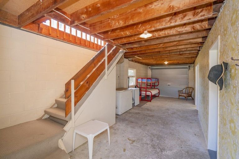 Photo of property in 50 Banks Street, Cooks Beach, Whitianga, 3591