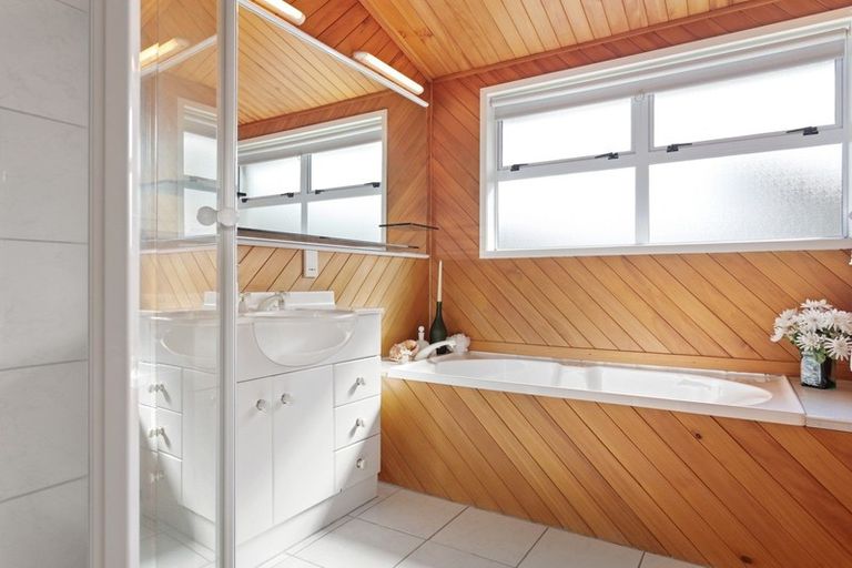 Photo of property in 12 Halberg Crescent, Whakatane, 3120