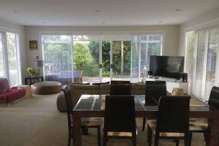 Photo of property in 21 Woodfern Crescent, Titirangi, Auckland, 0604