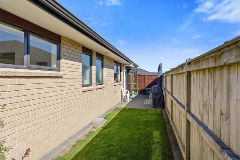 Photo of property in 8 Ian Peter Way, Otaki, 5512