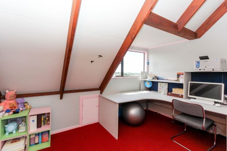 Photo of property in 22 Virginia Place, Whalers Gate, New Plymouth, 4310