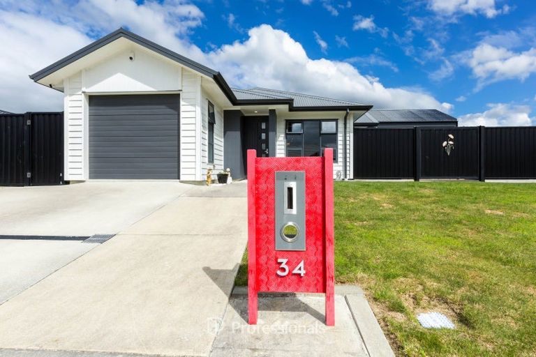Photo of property in 34 Filmer Crescent, Wallaceville, Upper Hutt, 5018