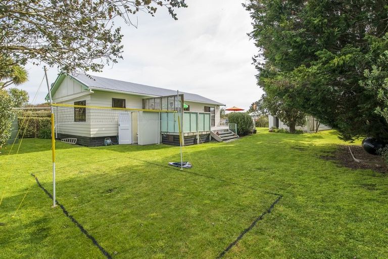 Photo of property in 2 Sand Dune Grove, Waikawa Beach, Levin, 5573