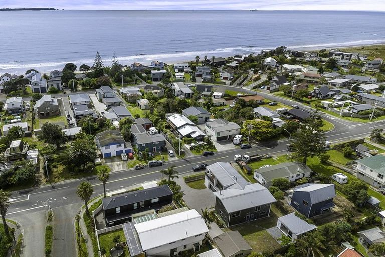 Photo of property in 1312 Papamoa Beach Road, Papamoa Beach, Papamoa, 3118