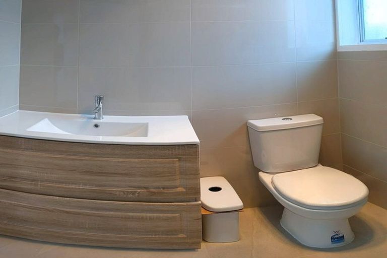 Photo of property in 20 Malmo Place, Massey, Auckland, 0614