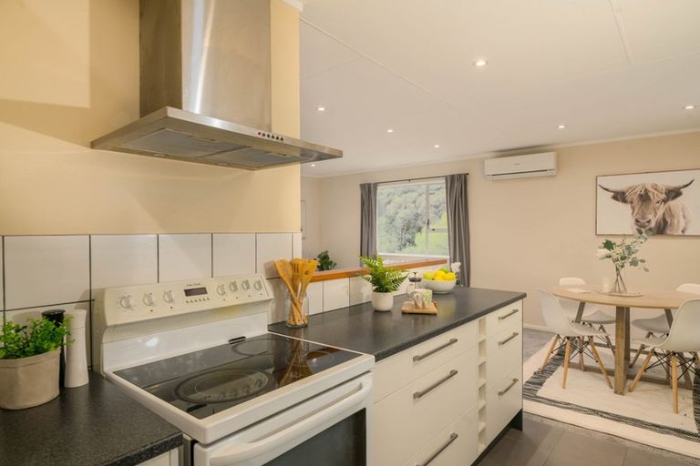 Photo of property in 42 Postgate Drive, Whitby, Porirua, 5024