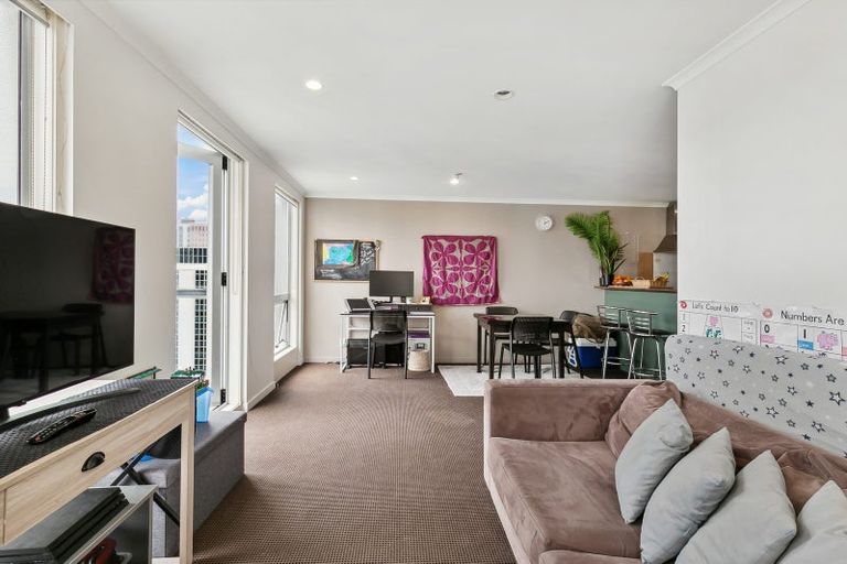 Photo of property in Terrace Heights Apartments, 12c/163 The Terrace, Wellington Central, Wellington, 6011