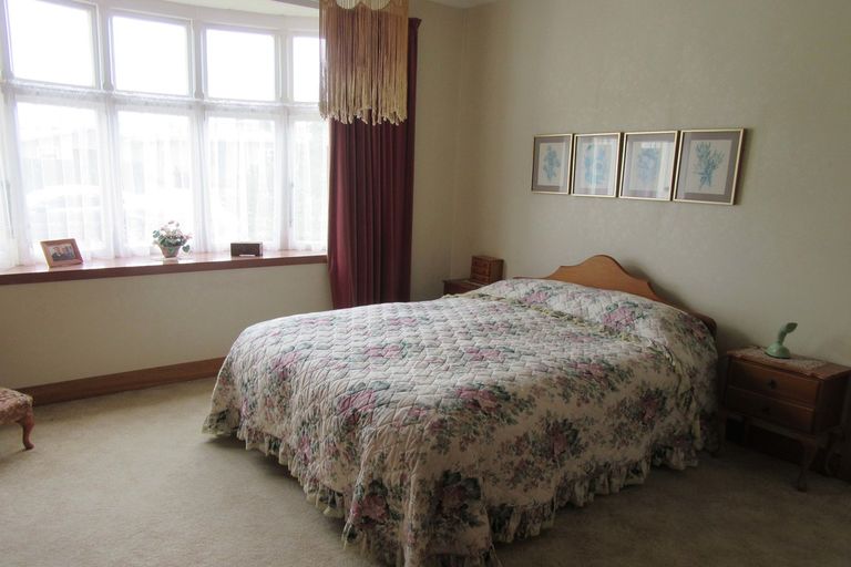 Photo of property in 33 Rhodes Street, Waimate, 7924