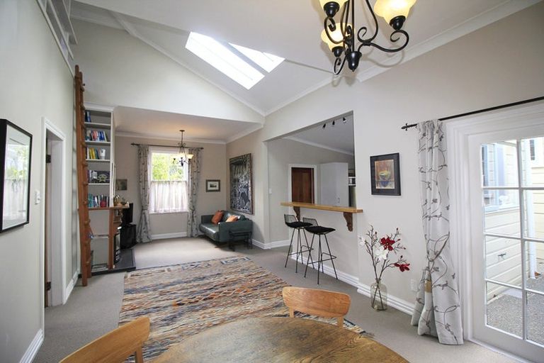 Photo of property in 131 Aro Street, Aro Valley, Wellington, 6021