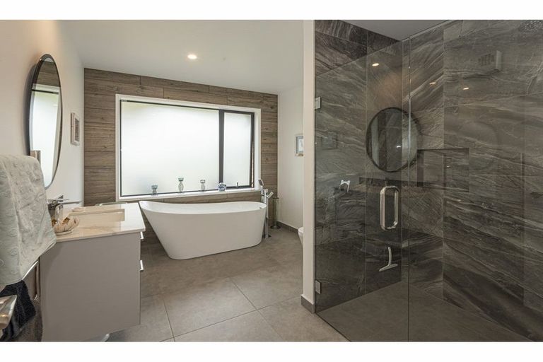 Photo of property in 21 Capstone Place, Te Kamo, Kamo, 0185