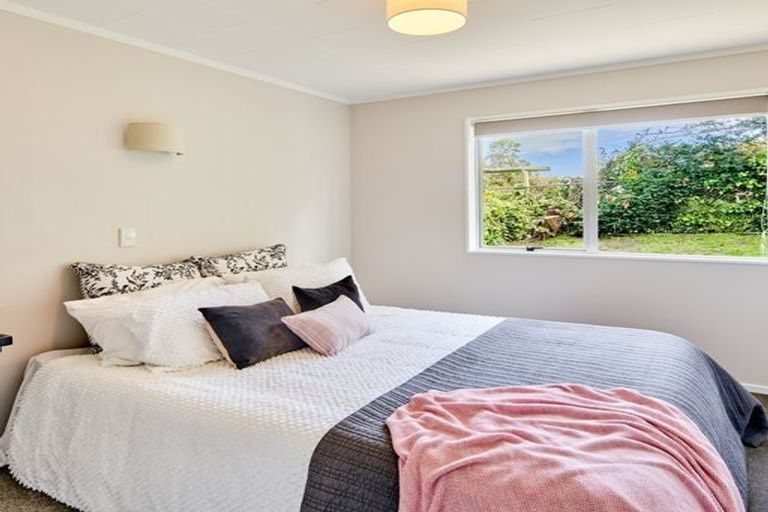 Photo of property in 5 Seaview Road, Paremata, Porirua, 5024
