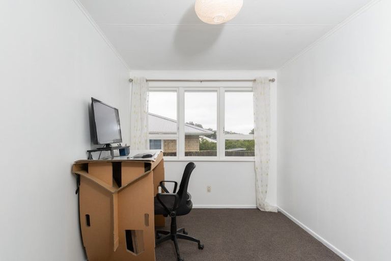 Photo of property in 9 Sasanof View, Ascot Park, Porirua, 5024