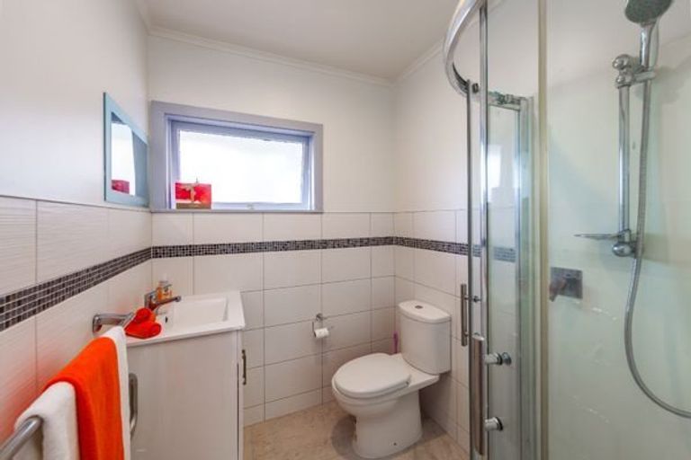 Photo of property in 2/303 Rangatira Road, Beach Haven, Auckland, 0626