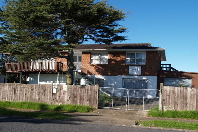 Photo of property in 1 Raglan Street, Mangere East, Auckland, 2024