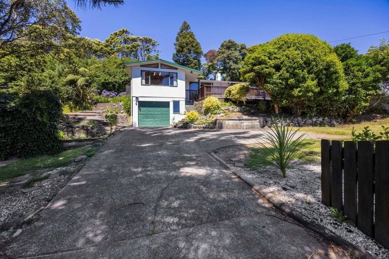 Photo of property in 15 Awanui Street, Merrilands, New Plymouth, 4312