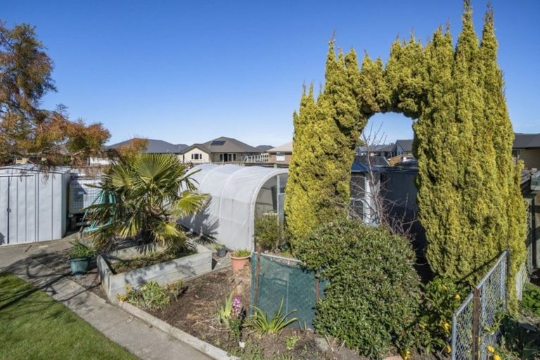 Photo of property in 20 Clifford Place, Amberley, 7410