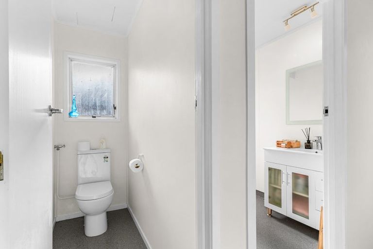 Photo of property in 2 Montaine Place, Maungaturoto, 0520