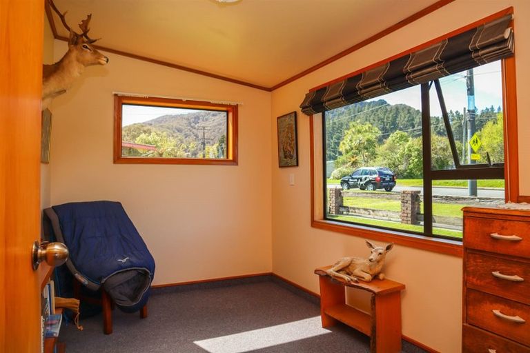 Photo of property in 49 Omapere Street, Dobson, Greymouth, 7805