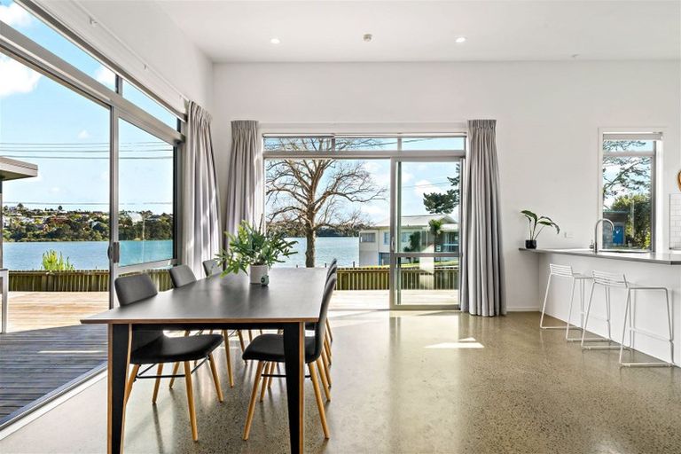 Photo of property in 12b Chapman Road, Te Atatu Peninsula, Auckland, 0610