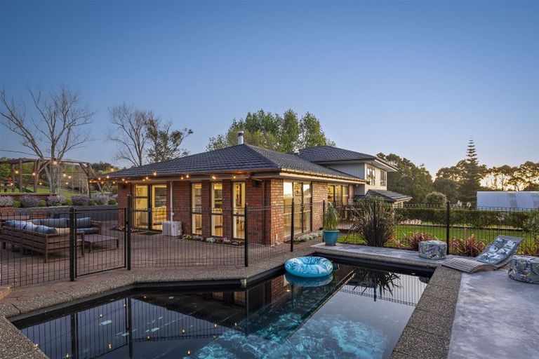 Photo of property in 60 Kaipara Road, Papakura, 2582