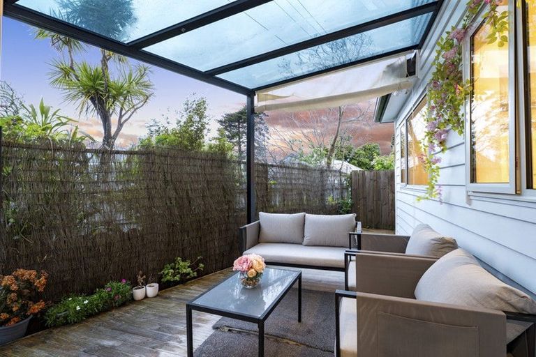 Photo of property in 96b Sturges Road, Henderson, Auckland, 0612