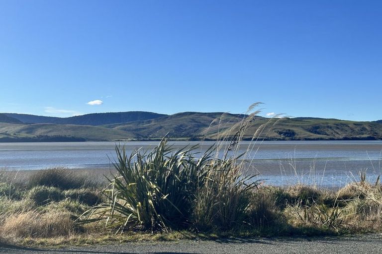 Photo of property in 22 Antrim Street, Waikawa, Tokanui, 9884