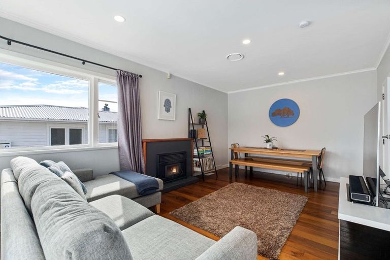 Photo of property in 324 Glengarry Road, Glen Eden, Auckland, 0602