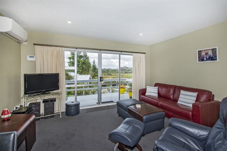 Photo of property in 39 Raumati Crescent, Onerahi, Whangarei, 0110