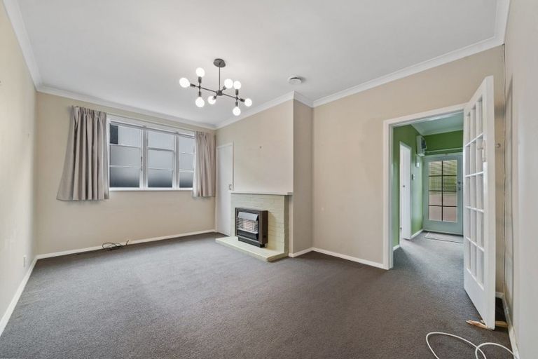 Photo of property in 99 Whites Line East, Waiwhetu, Lower Hutt, 5010