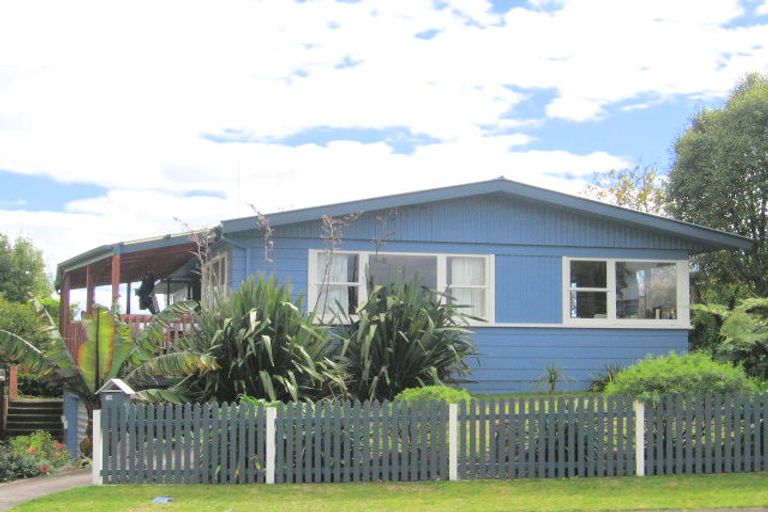 Photo of property in 118 Kingswood Road, Brookfield, Tauranga, 3110