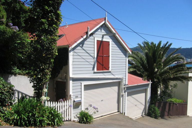 Photo of property in 330 Oriental Parade, Oriental Bay, Wellington, 6011