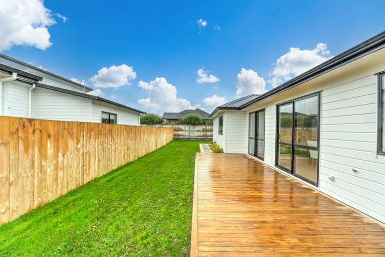 Photo of property in 9 Cutfield Lane, Kumeu, 0810