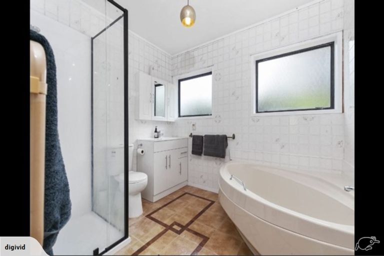 Photo of property in 11a Orewa Heights Crescent, Orewa, 0931