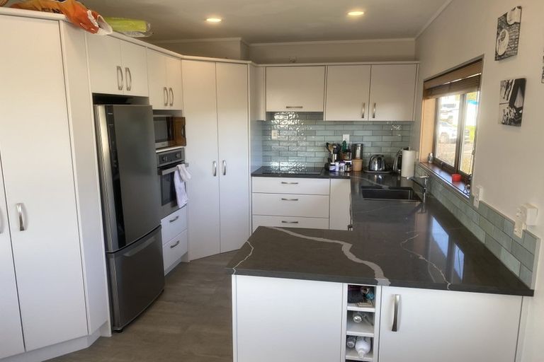 Photo of property in 1/7 Morice Place, Torbay, Auckland, 0630