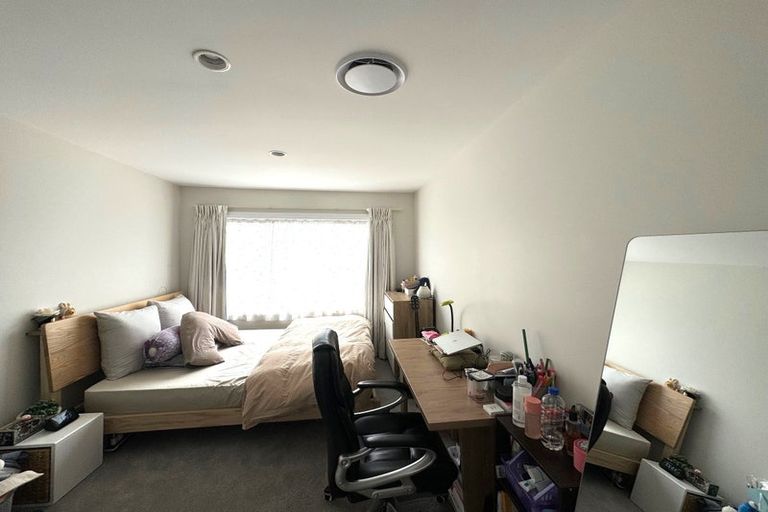 Photo of property in 2 Leneford Drive, East Tamaki, Auckland, 2013