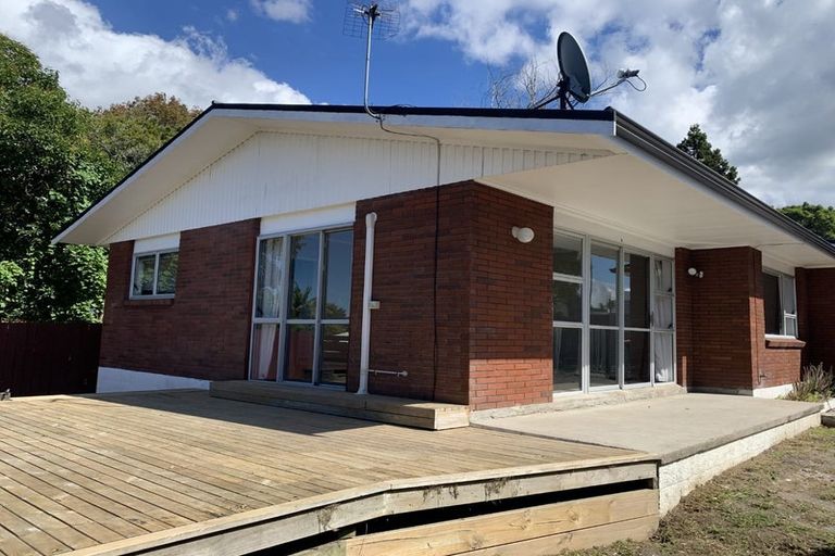 Photo of property in 3/157 Te Atatu Road, Te Atatu South, Auckland, 0610