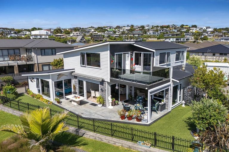 Photo of property in 27 Schooner Avenue, Snells Beach, 0920