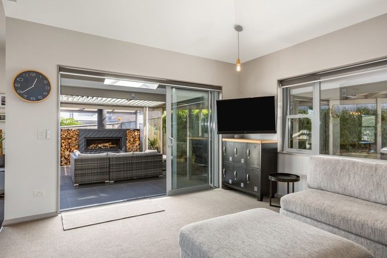 Photo of property in 18 Peel Lane, Aotea, Porirua, 5024