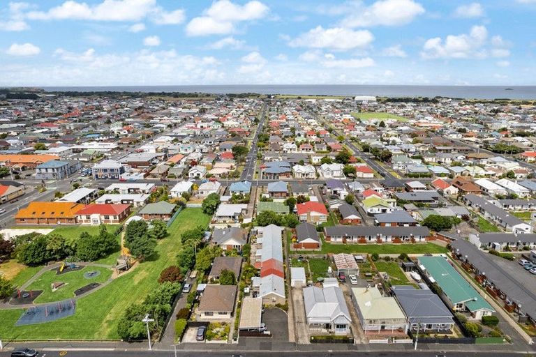 Photo of property in 151d Oxford Street, South Dunedin, Dunedin, 9012