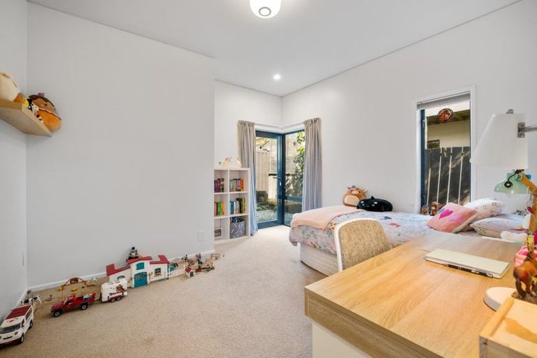 Photo of property in 28 Seaview Road, Otumoetai, Tauranga, 3110