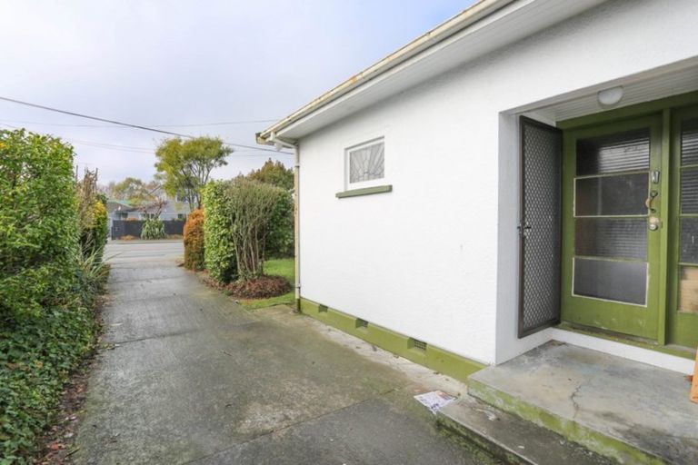 Photo of property in 35 Waimairi Road, Upper Riccarton, Christchurch, 8041